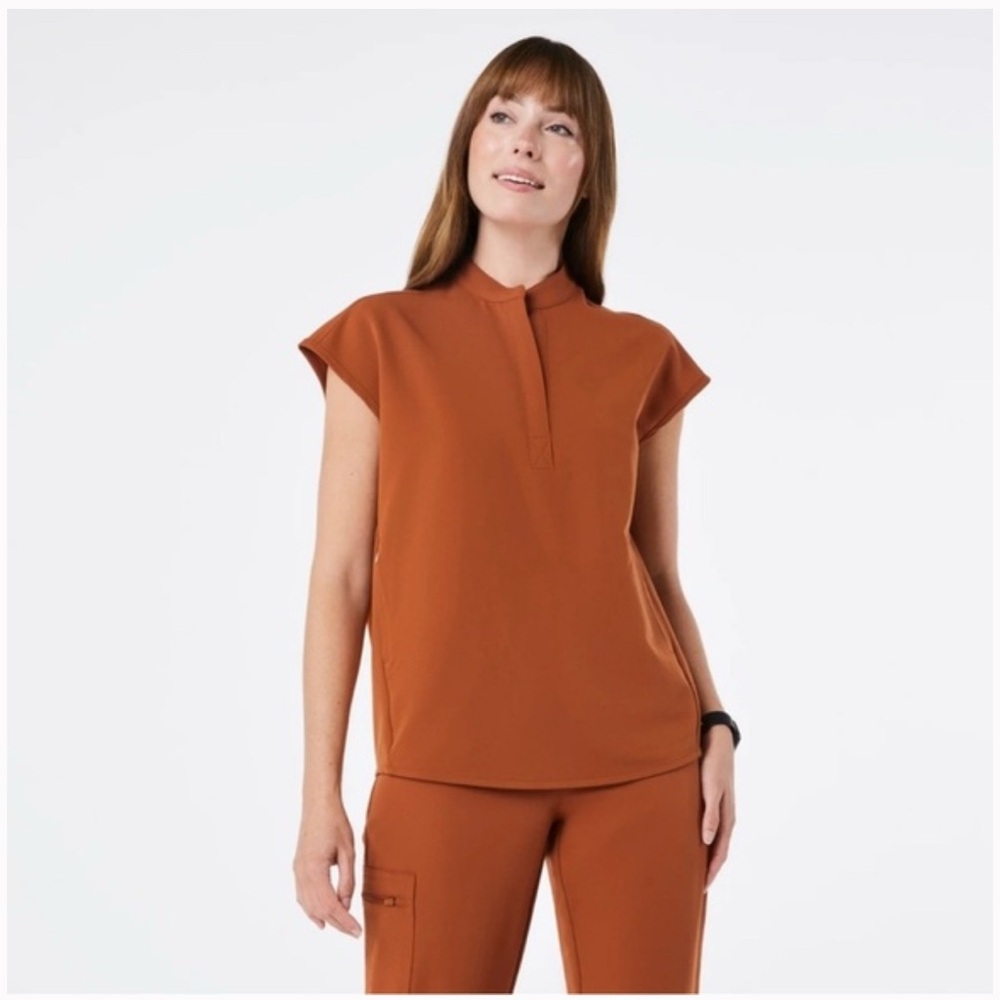 FIGS Rafaela Scrub Top - Dirty Chai